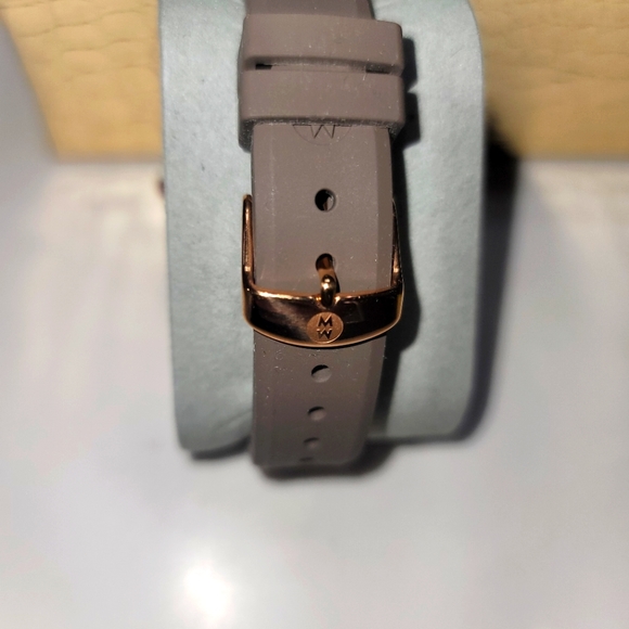 Never worn Michele Cape Silicone watch - Picture 2 of 7